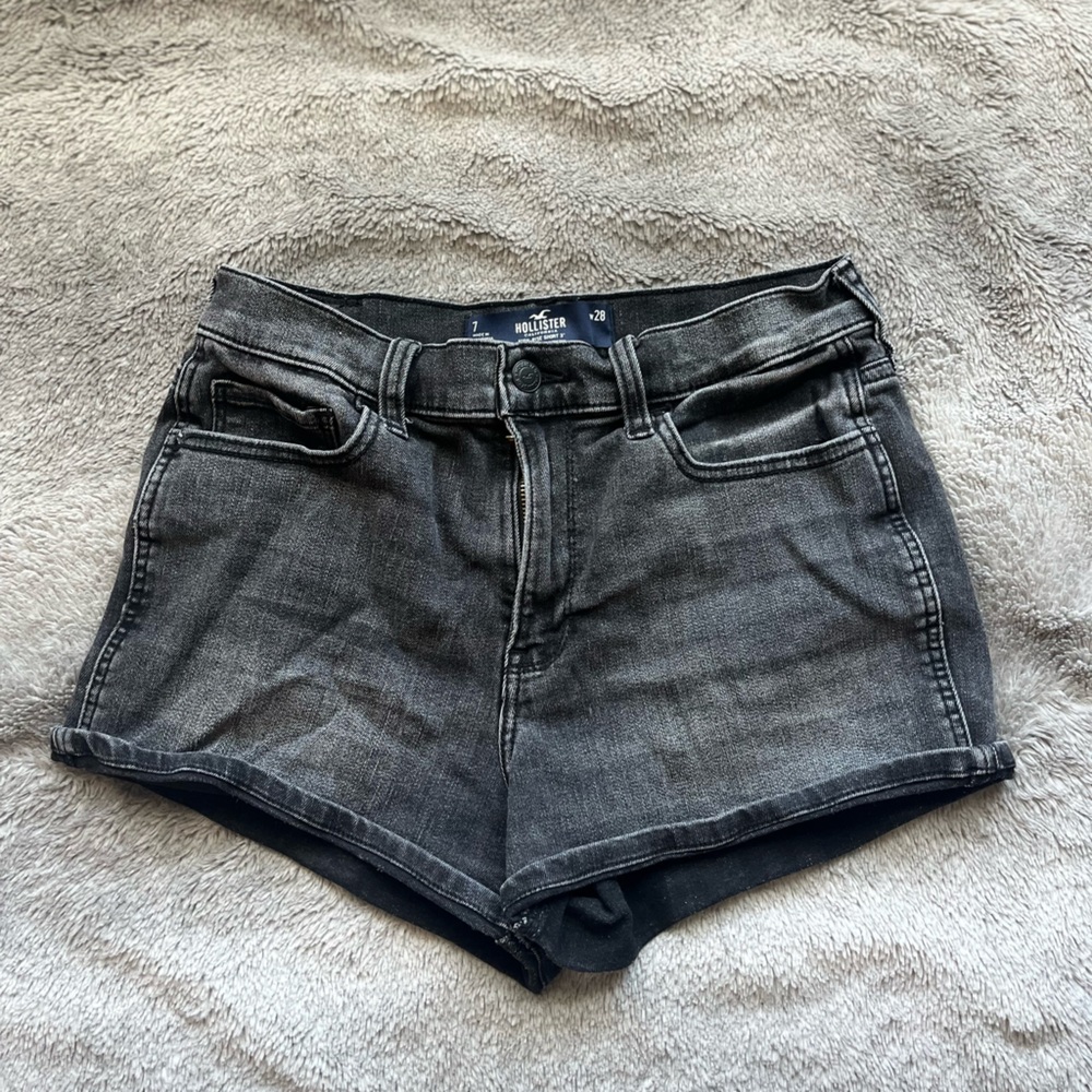 Women’s Black Washed Holister Jean Shorts Size 7/28